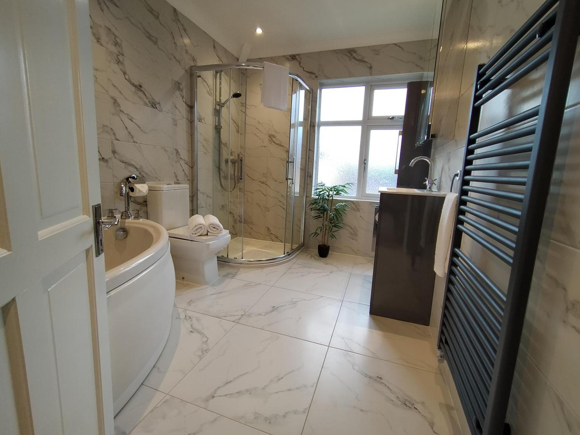 Sirius House - Sleeps 7, Driveway, Garden Villa Crewe Kültér fotó