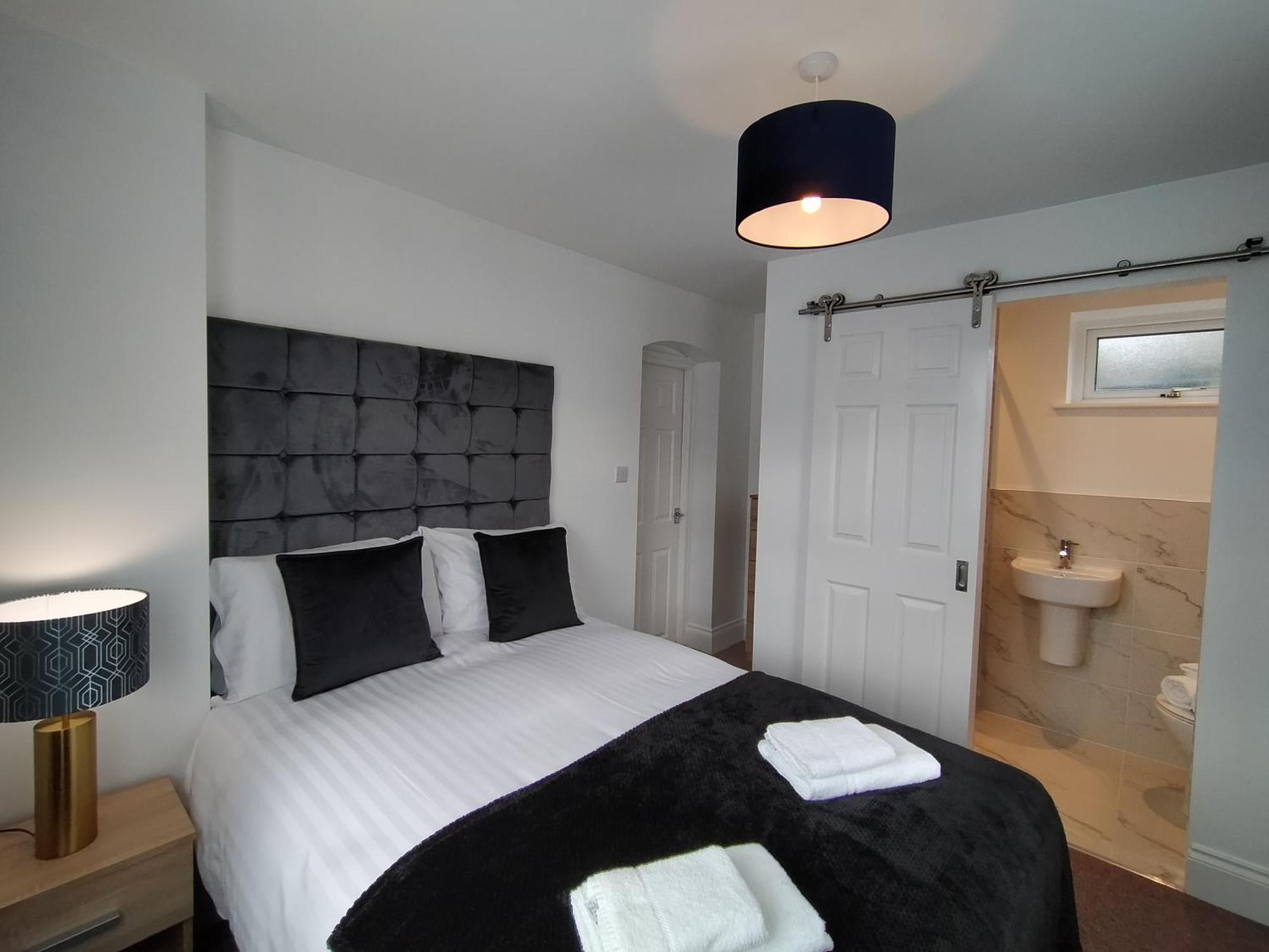 Sirius House - Sleeps 7, Driveway, Garden Villa Crewe Kültér fotó