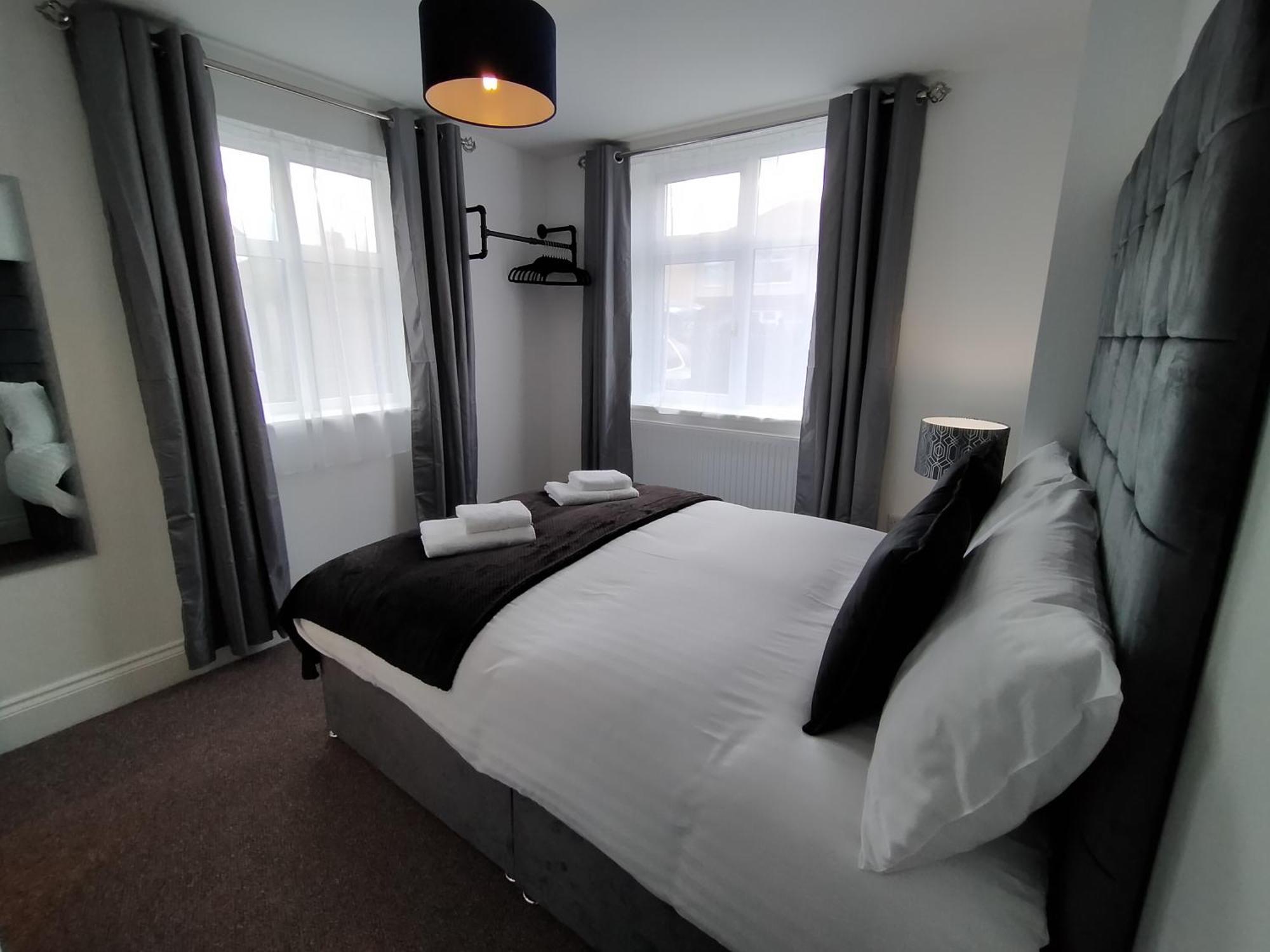 Sirius House - Sleeps 7, Driveway, Garden Villa Crewe Kültér fotó