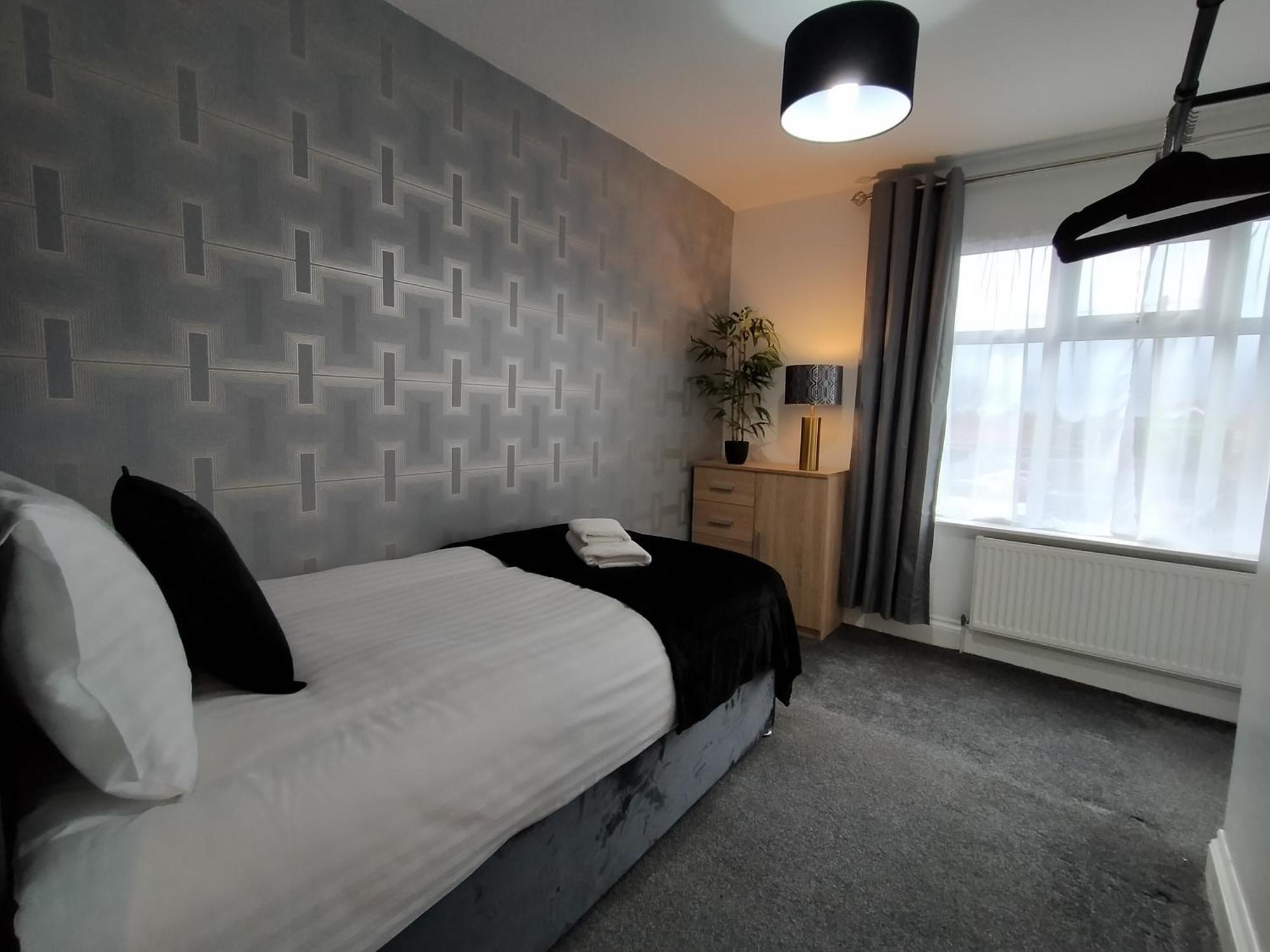 Sirius House - Sleeps 7, Driveway, Garden Villa Crewe Kültér fotó
