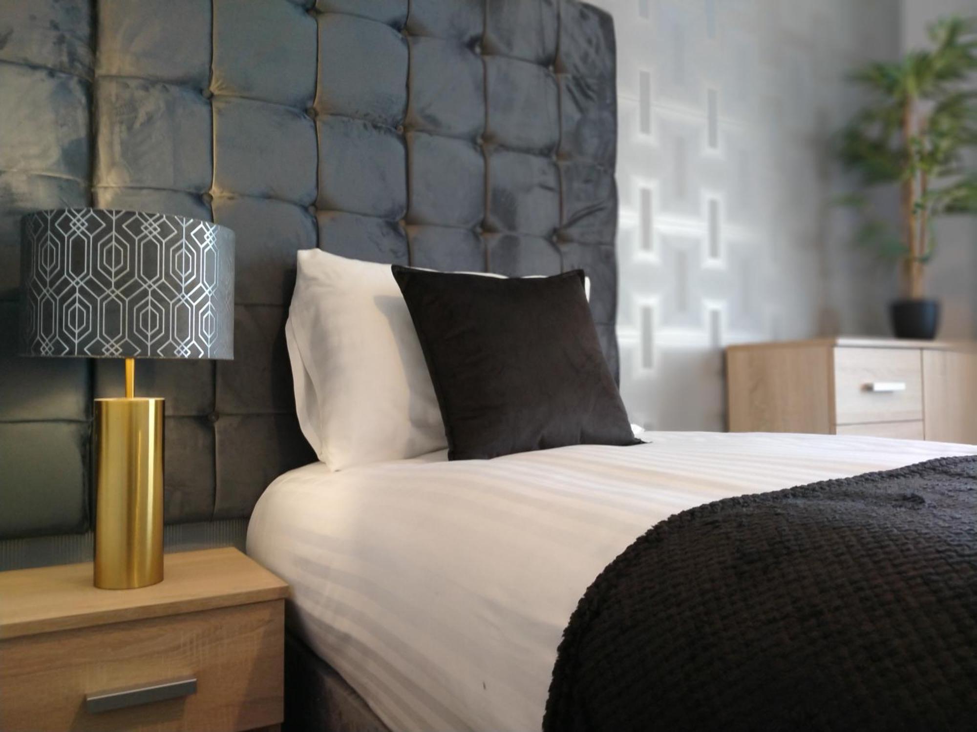 Sirius House - Sleeps 7, Driveway, Garden Villa Crewe Kültér fotó